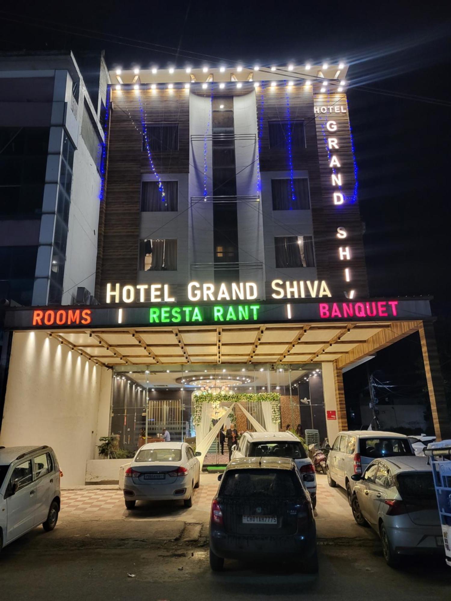 Oaktel Hotel Grand Shiva Near Ganga Ghat Haridwar Bagian luar foto