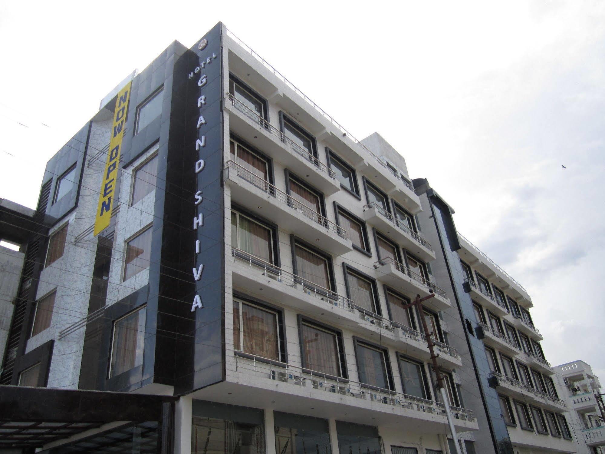 Oaktel Hotel Grand Shiva Near Ganga Ghat Haridwar Bagian luar foto