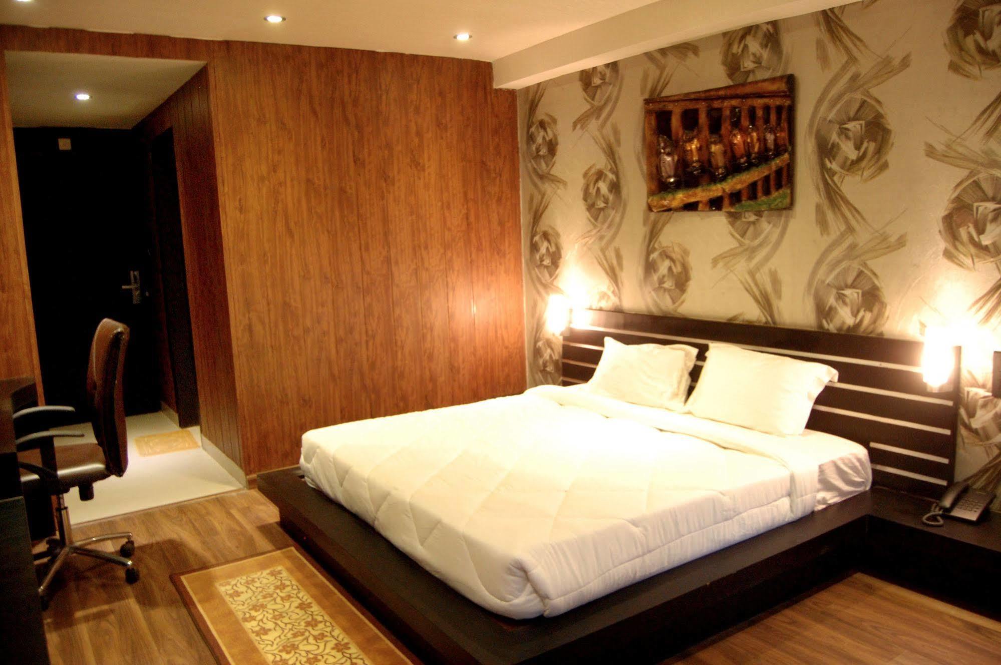 Oaktel Hotel Grand Shiva Near Ganga Ghat Haridwar Bagian luar foto